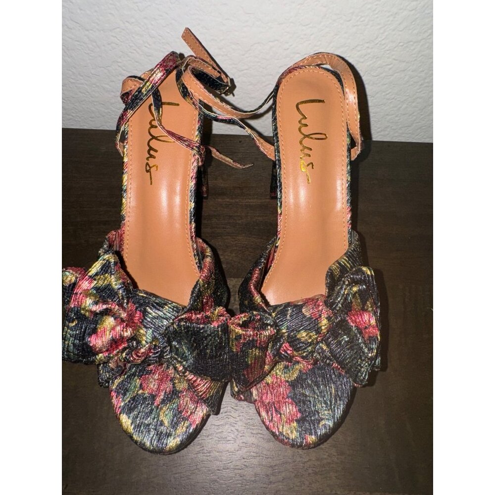 NEW! Lulus Lilso Black Floral Metallic Bow Platform Ankle Strap Block Heels -8.5 - Picture 3 of 7